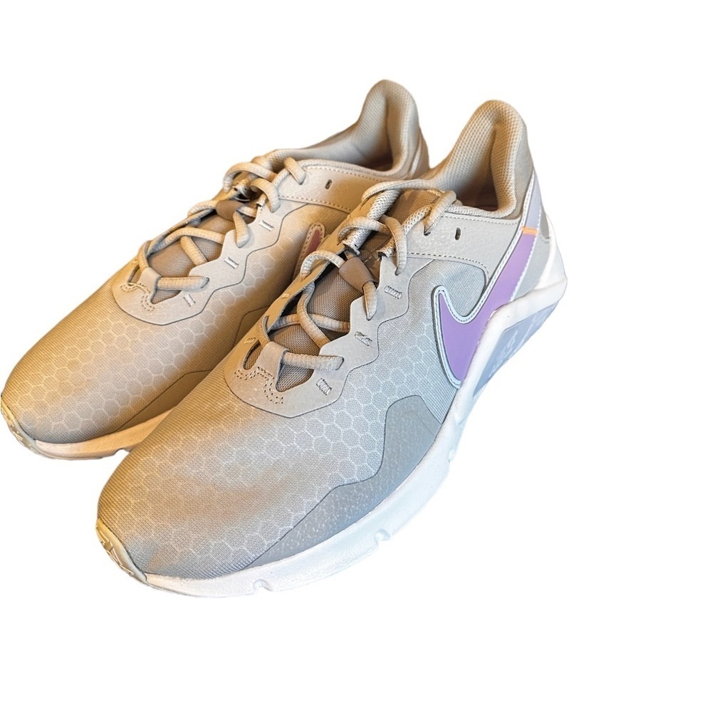 CLEARANCE NIB W Nike Legend Essential 2 - Picture 7 of 7